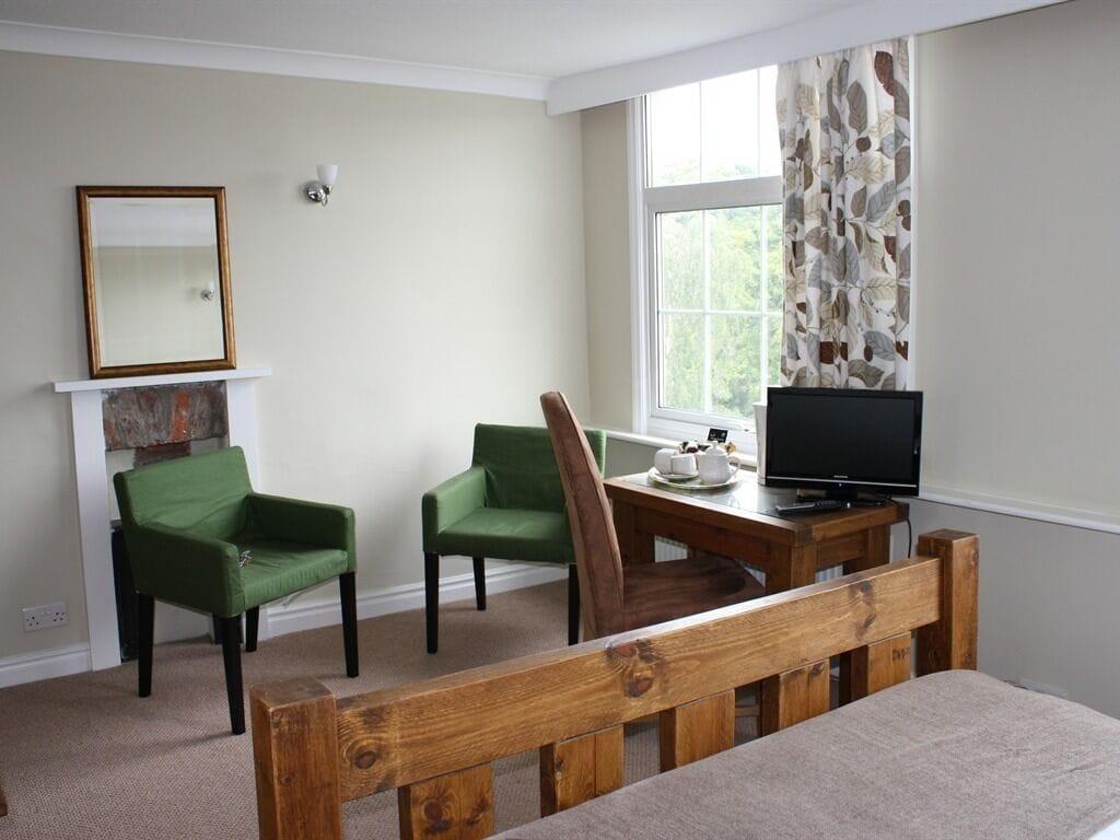 Holmwood House Guest 4*
