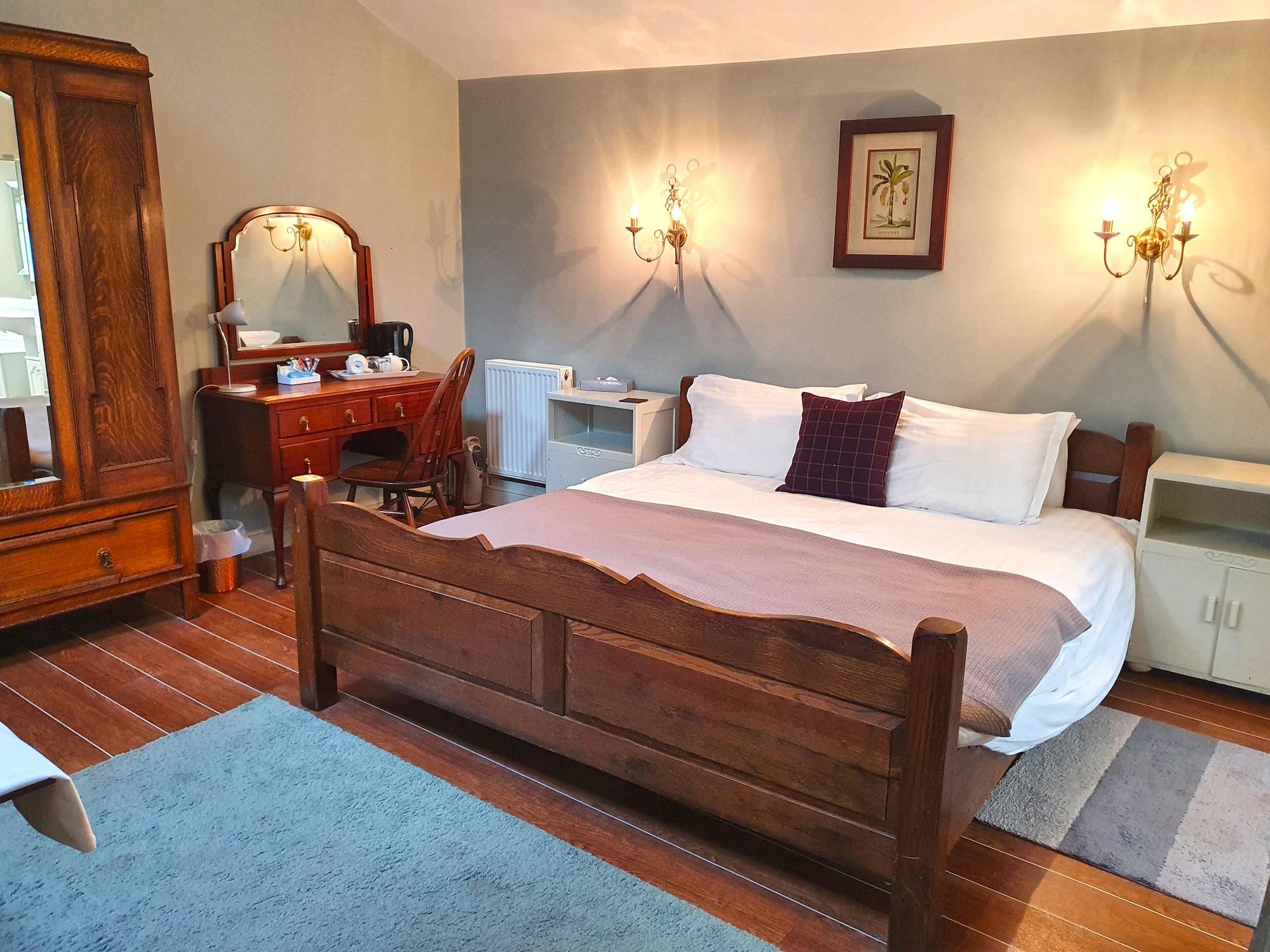 Holmwood House Guest 4*